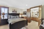 Lodges 1120- Spacious Master Bedroom with a Comfortable King Bed
